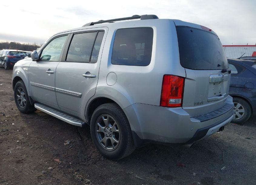 Photo 3 of 2011 Honda Pilot TOURING (VIN 5FNYF3H91BB030831)