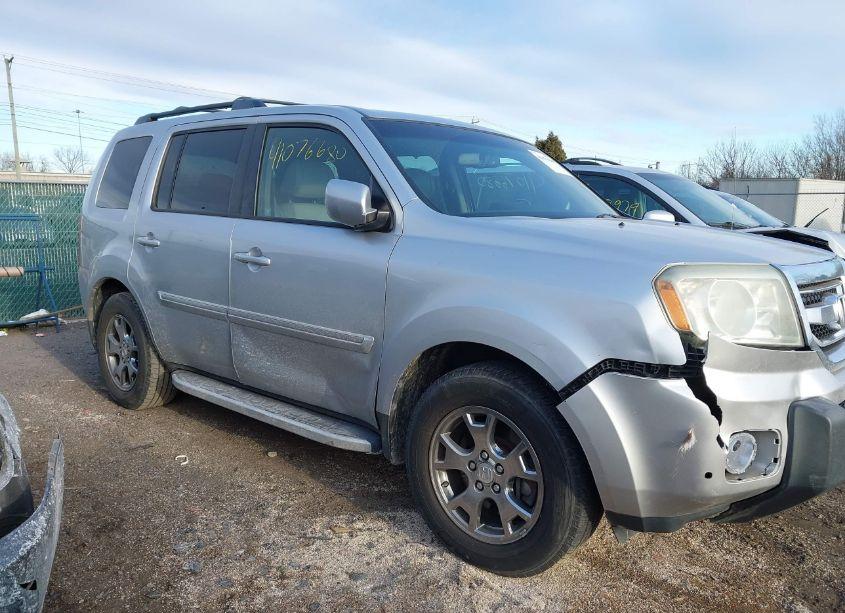 Photo 6 of 2011 Honda Pilot TOURING (VIN 5FNYF3H91BB030831)