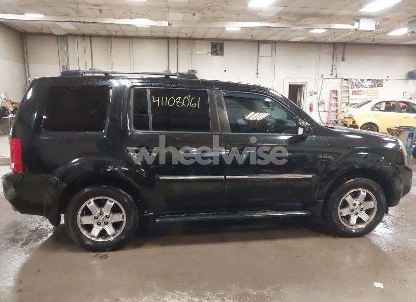 Photo 13 of 2011 Honda Pilot TOURING (VIN 5FNYF3H92BB041627)