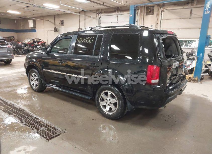 Photo 3 of 2011 Honda Pilot TOURING (VIN 5FNYF3H92BB041627)