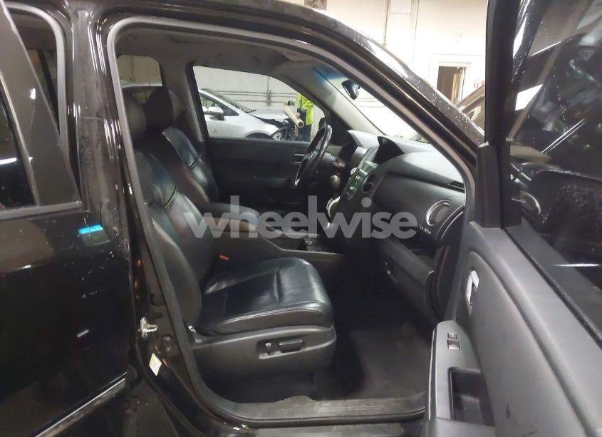 Photo 5 of 2011 Honda Pilot TOURING (VIN 5FNYF3H92BB041627)