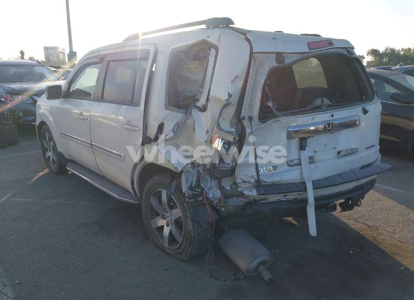 Photo 3 of 2013 Honda Pilot TOURING (VIN 5FNYF3H92DB013488)