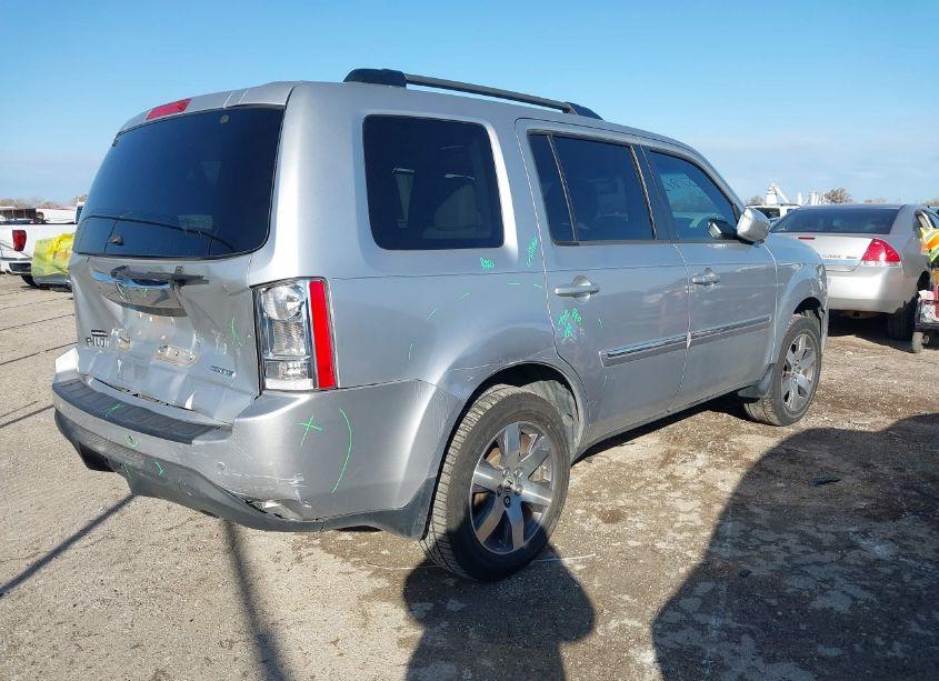 Photo 4 of 2013 Honda Pilot TOURING (VIN 5FNYF3H92DB017444)