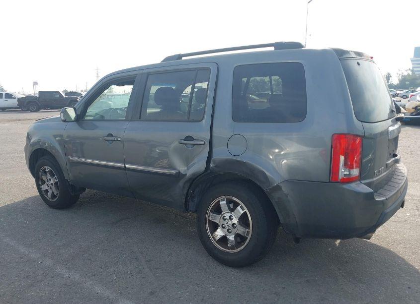 Photo 15 of 2010 Honda Pilot TOURING (VIN 5FNYF3H93AB008974)