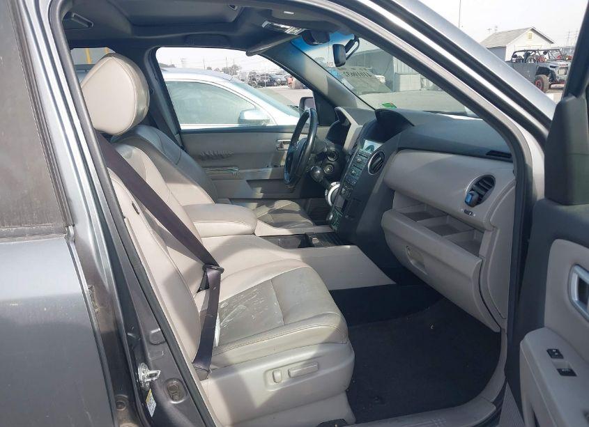 Photo 5 of 2010 Honda Pilot TOURING (VIN 5FNYF3H93AB008974)