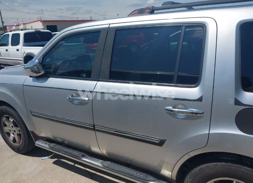 Photo 15 of 2010 Honda Pilot TOURING (VIN 5FNYF3H94AB022723)