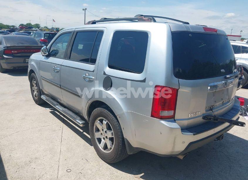 Photo 3 of 2010 Honda Pilot TOURING (VIN 5FNYF3H94AB022723)