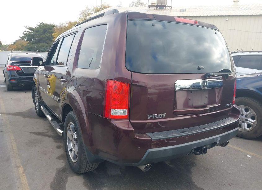 Photo 3 of 2011 Honda Pilot TOURING (VIN 5FNYF3H94BB046733)