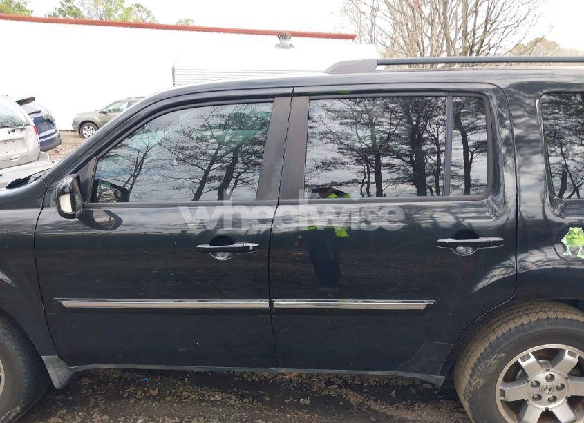 Photo 14 of 2011 Honda Pilot TOURING (VIN 5FNYF3H95BB005169)