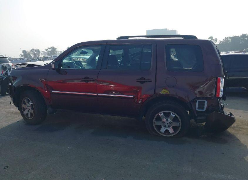 Photo 15 of 2011 Honda Pilot TOURING (VIN 5FNYF3H95BB010808)