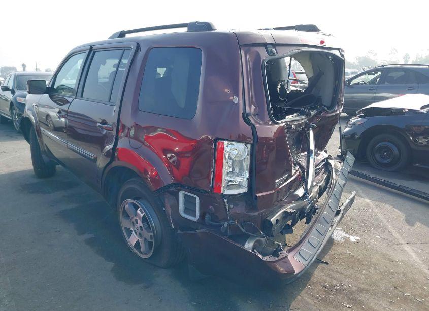 Photo 3 of 2011 Honda Pilot TOURING (VIN 5FNYF3H95BB010808)