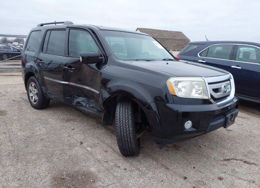 2011 Honda Pilot TOURING (VIN 5FNYF3H95BB051181) main photo