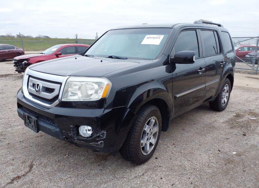 Photo 2 of 2011 Honda Pilot TOURING (VIN 5FNYF3H95BB051181)