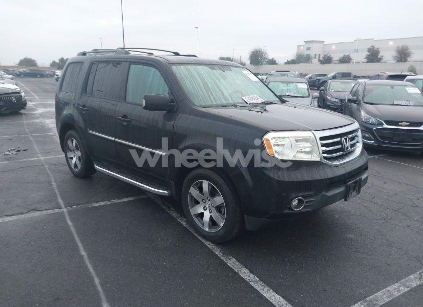 2015 Honda Pilot TOURING (VIN 5FNYF3H95FB028800) main photo