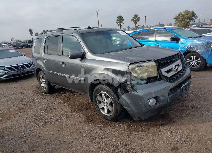 2011 Honda Pilot TOURING (VIN 5FNYF3H96BB019825) main photo