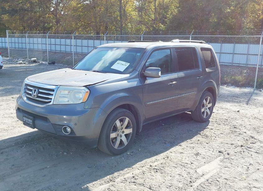 Photo 2 of 2013 Honda Pilot TOURING (VIN 5FNYF3H97DB024079)