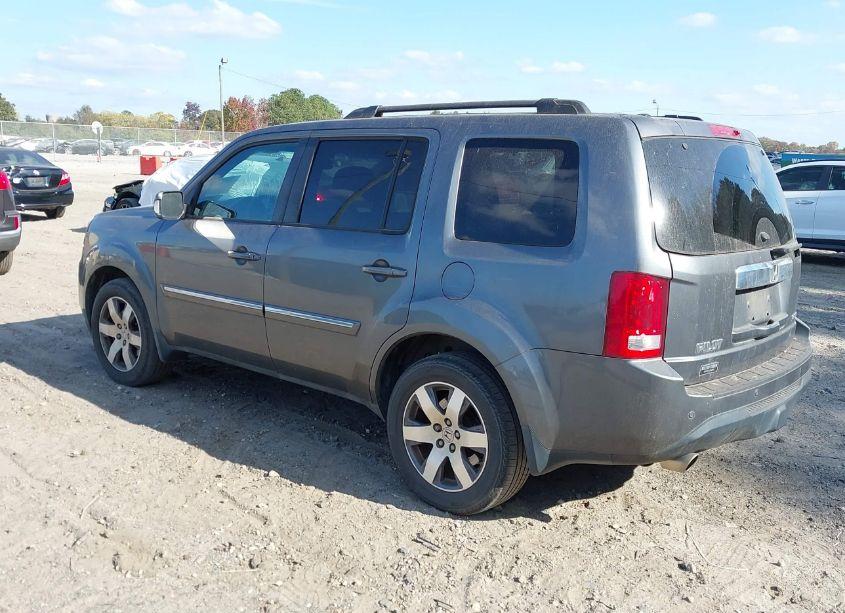 Photo 3 of 2013 Honda Pilot TOURING (VIN 5FNYF3H97DB024079)