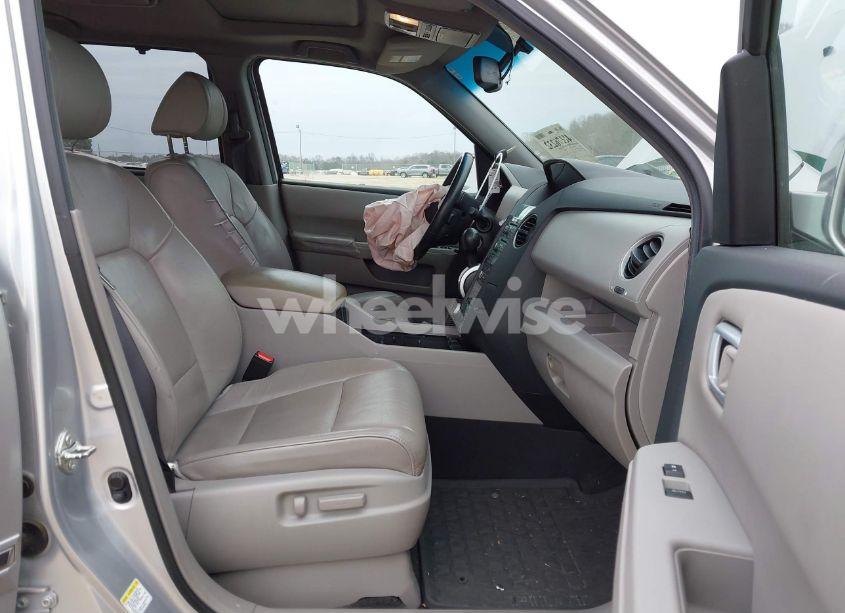 Photo 5 of 2011 Honda Pilot TOURING (VIN 5FNYF3H98BB048050)