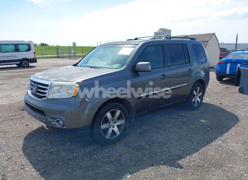 Photo 2 of 2012 Honda Pilot TOURING (VIN 5FNYF3H98CB027068)