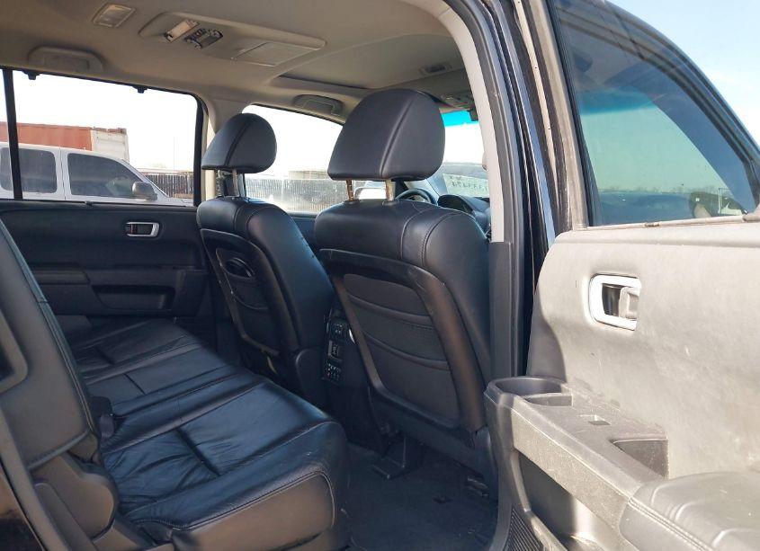 Photo 8 of 2010 Honda Pilot TOURING (VIN 5FNYF3H99AB023382)