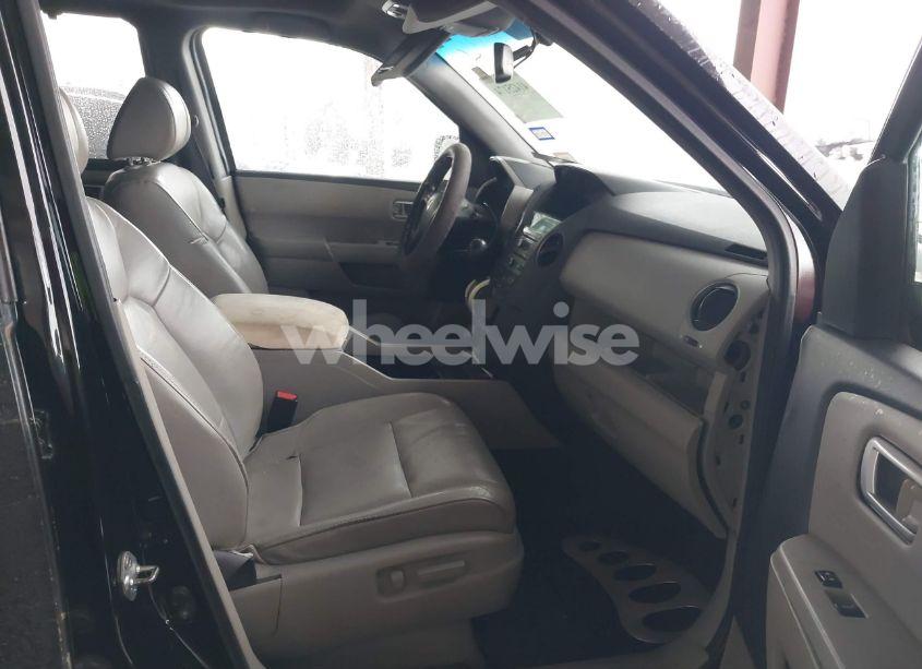 Photo 5 of 2011 Honda Pilot TOURING (VIN 5FNYF3H99BB043956)