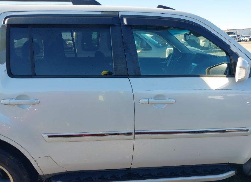 Photo 13 of 2011 Honda Pilot TOURING (VIN 5FNYF3H99BB045951)