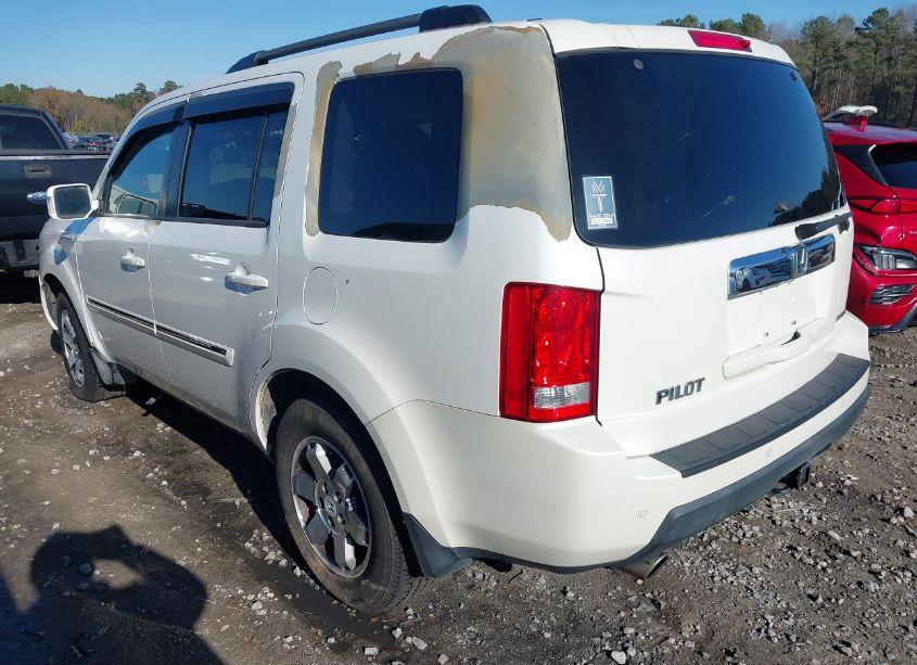 Photo 3 of 2011 Honda Pilot TOURING (VIN 5FNYF3H99BB045951)