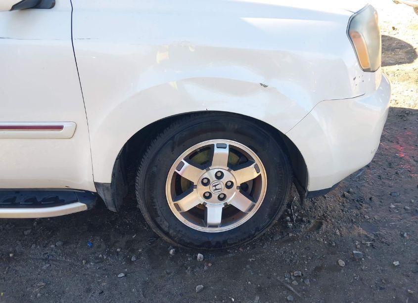 Photo 6 of 2011 Honda Pilot TOURING (VIN 5FNYF3H99BB045951)