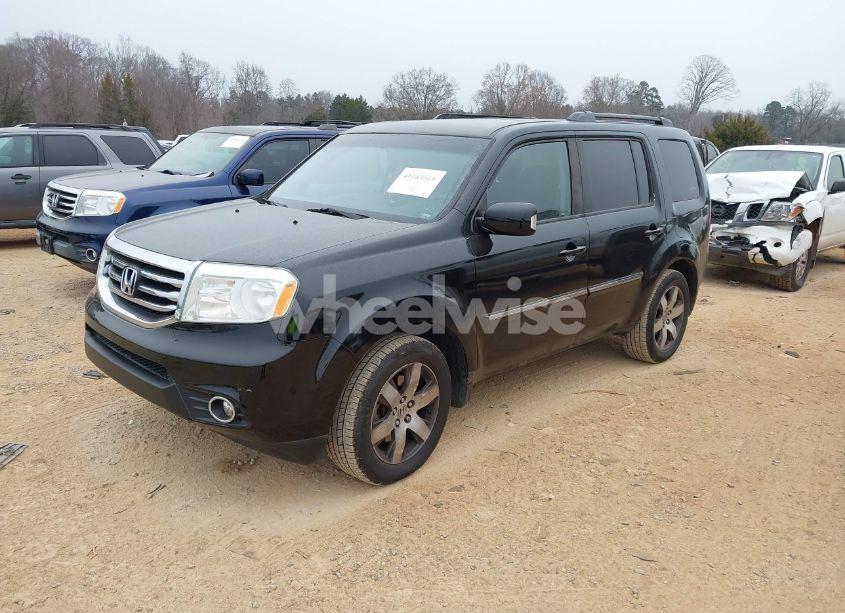 Photo 2 of 2012 Honda Pilot TOURING (VIN 5FNYF3H9XCB018579)