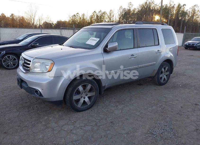 Photo 2 of 2013 Honda Pilot TOURING (VIN 5FNYF3H9XDB024349)