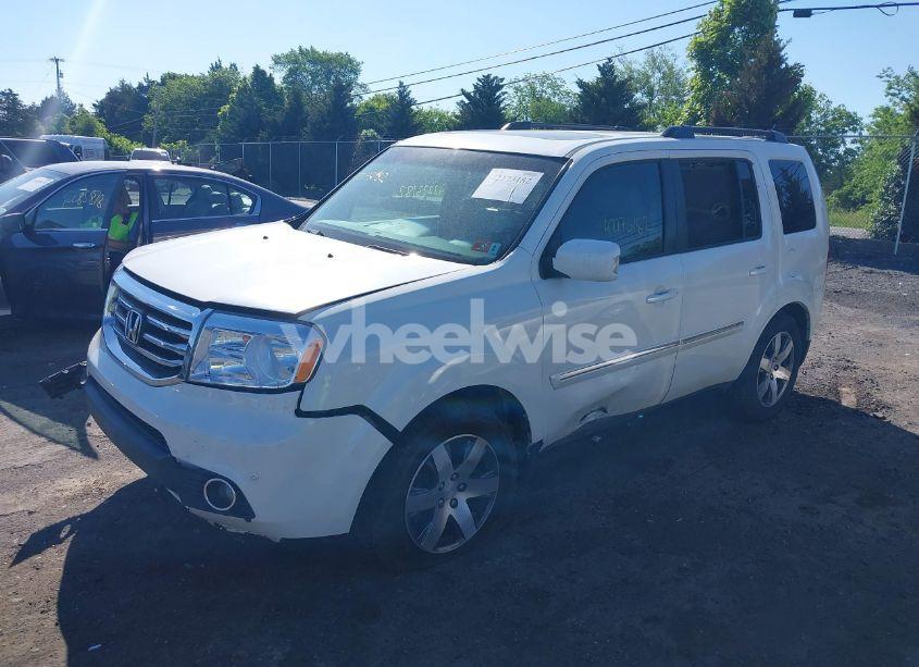 Photo 2 of 2015 Honda Pilot TOURING (VIN 5FNYF3H9XFB018506)
