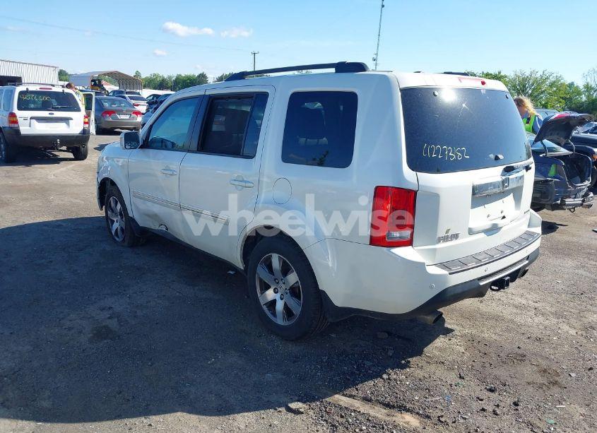 Photo 3 of 2015 Honda Pilot TOURING (VIN 5FNYF3H9XFB018506)