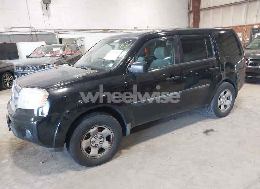 Photo 2 of 2009 Honda Pilot LX (VIN 5FNYF48219B047437)