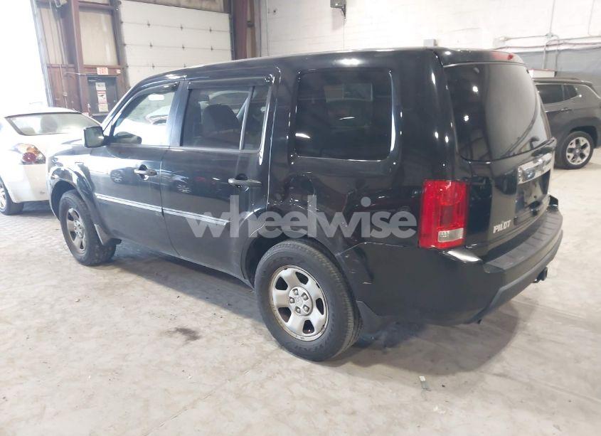 Photo 3 of 2009 Honda Pilot LX (VIN 5FNYF48219B047437)