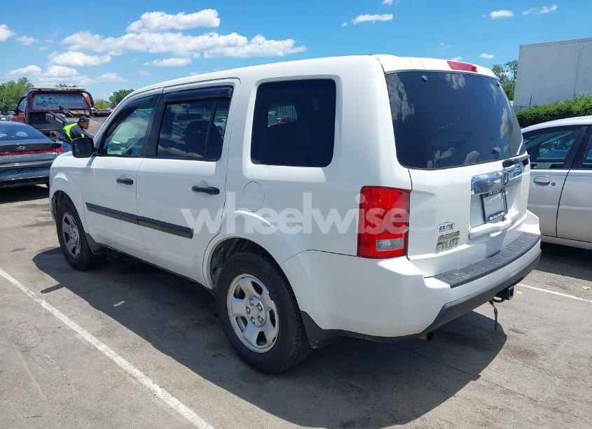 Photo 3 of 2009 Honda Pilot LX (VIN 5FNYF48239B048315)