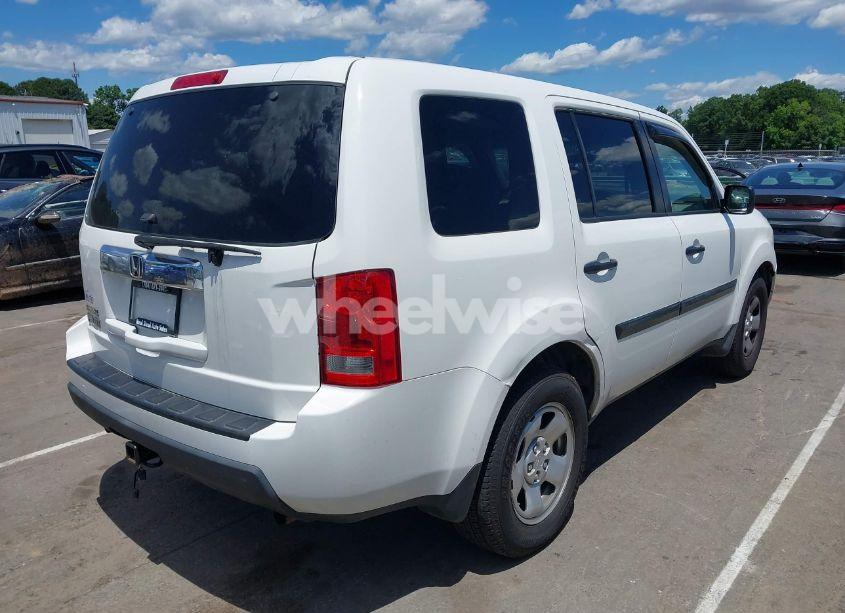 Photo 4 of 2009 Honda Pilot LX (VIN 5FNYF48239B048315)