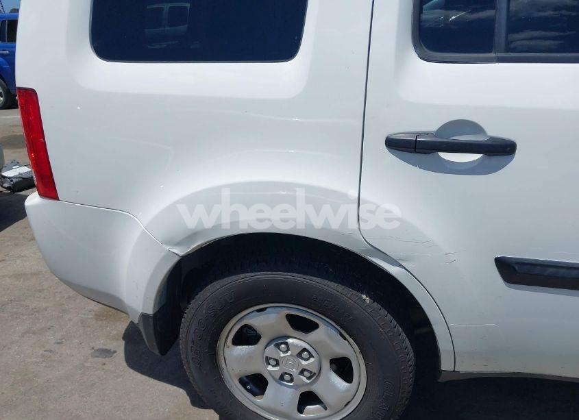 Photo 6 of 2009 Honda Pilot LX (VIN 5FNYF48239B048315)