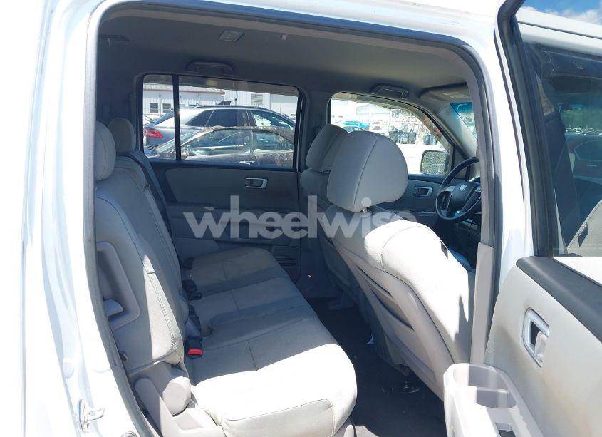 Photo 8 of 2009 Honda Pilot LX (VIN 5FNYF48239B048315)