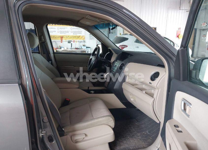 Photo 5 of 2009 Honda Pilot EX (VIN 5FNYF48419B021891)