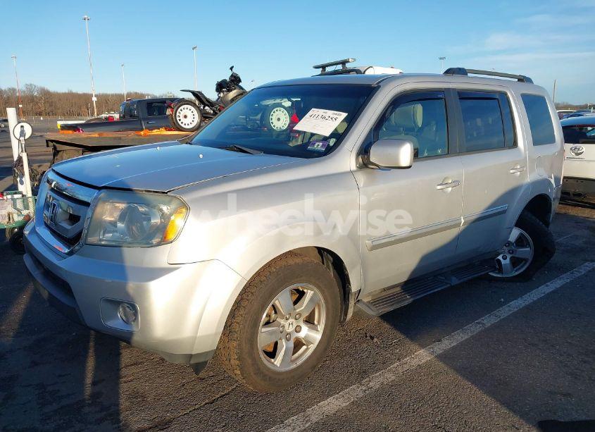 Photo 2 of 2009 Honda Pilot EX (VIN 5FNYF48429B002587)