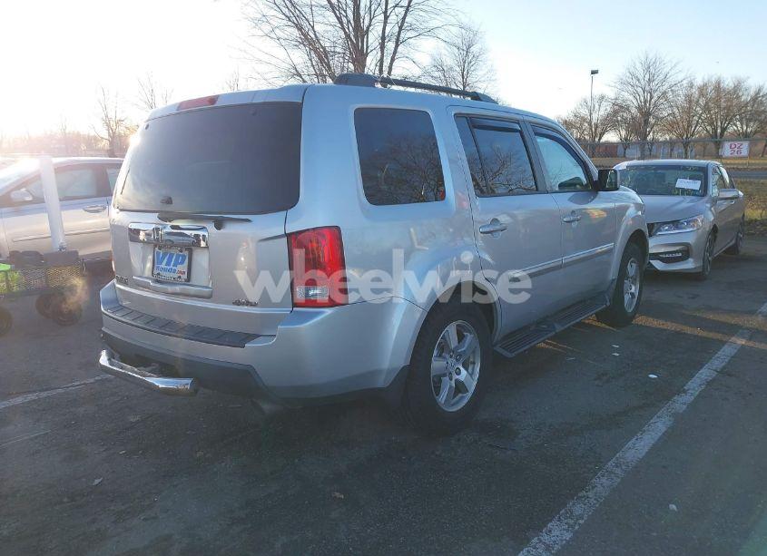 Photo 4 of 2009 Honda Pilot EX (VIN 5FNYF48429B002587)