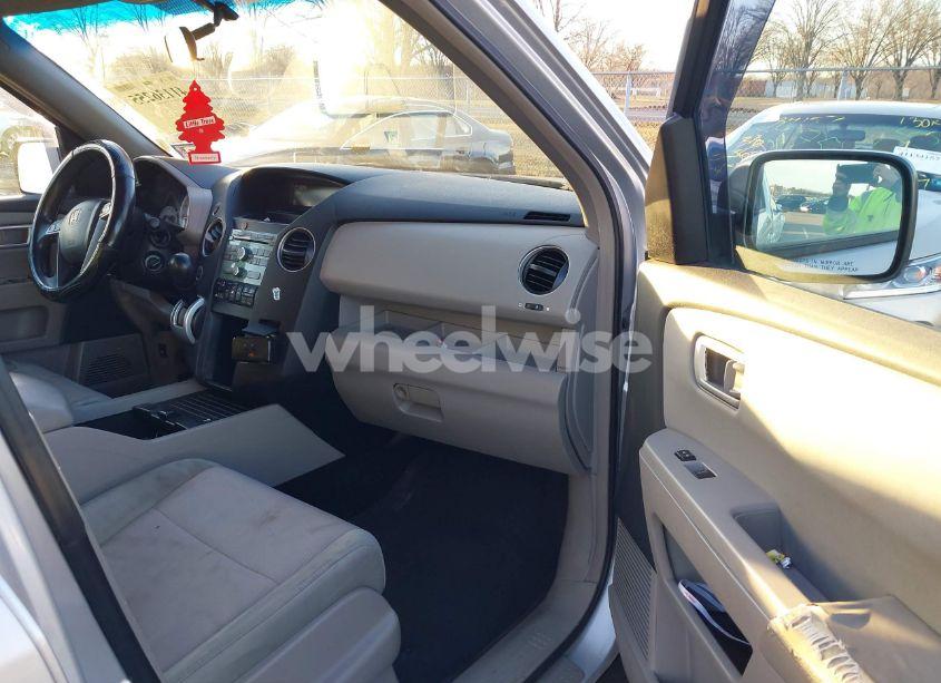 Photo 5 of 2009 Honda Pilot EX (VIN 5FNYF48429B002587)