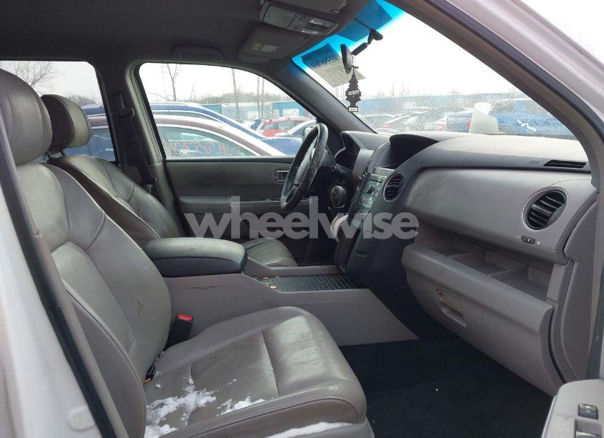 Photo 5 of 2009 Honda Pilot EX (VIN 5FNYF48449B042296)