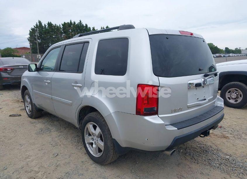 Photo 3 of 2009 Honda Pilot EX-L (VIN 5FNYF48509B002712)