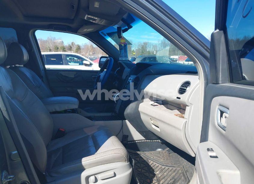 Photo 5 of 2009 Honda Pilot EX-L (VIN 5FNYF48509B042188)