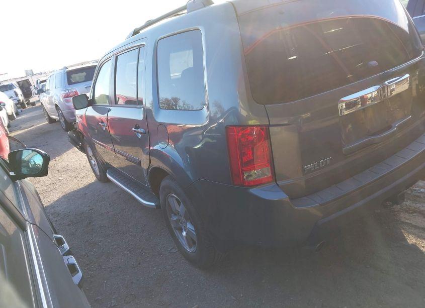 Photo 3 of 2009 Honda Pilot EX-L (VIN 5FNYF48539B002980)