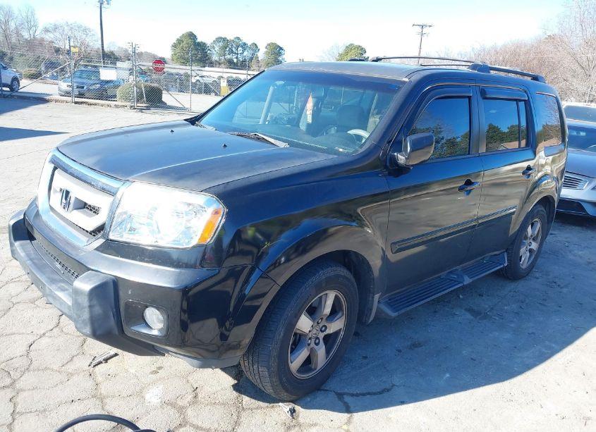 Photo 2 of 2009 Honda Pilot EX-L (VIN 5FNYF48619B015946)