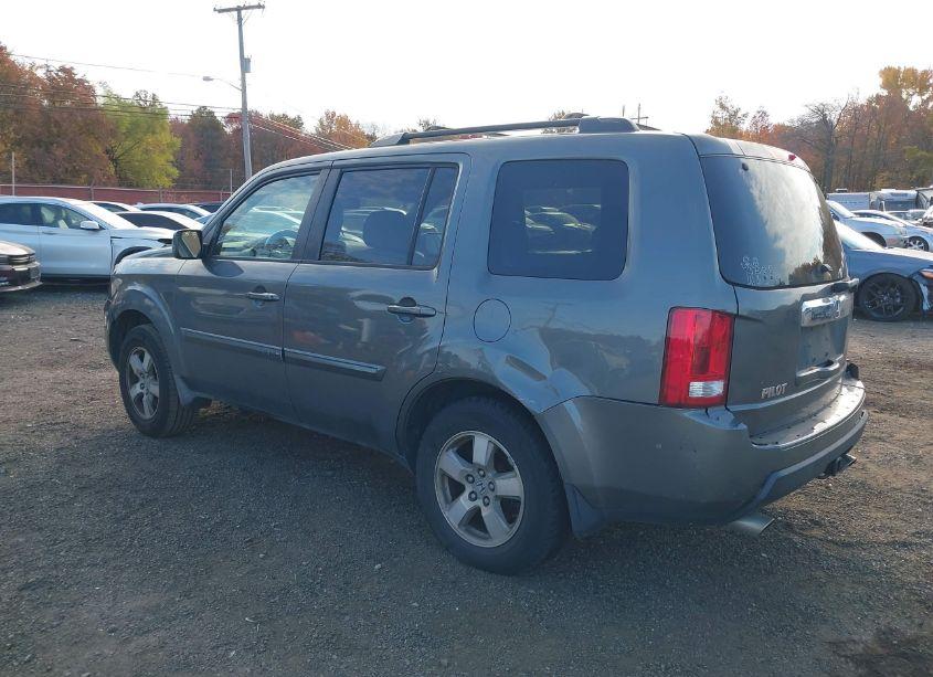 Photo 3 of 2009 Honda Pilot EX-L (VIN 5FNYF48649B017805)