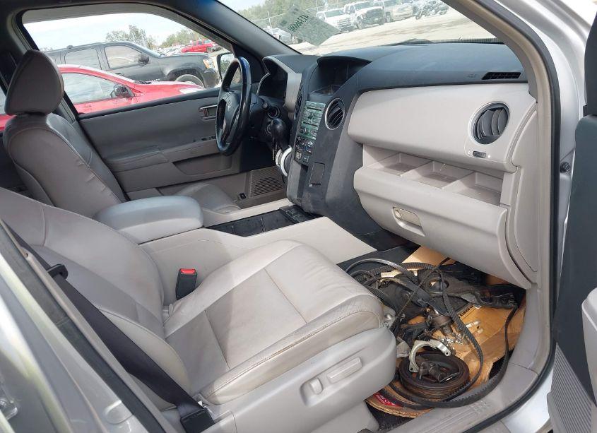 Photo 5 of 2009 Honda Pilot EX-L (VIN 5FNYF48669B026599)