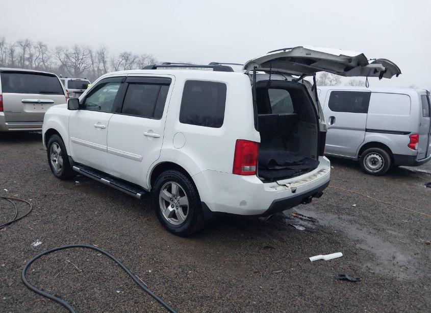 Photo 3 of 2009 Honda Pilot EX-L (VIN 5FNYF48679B011142)